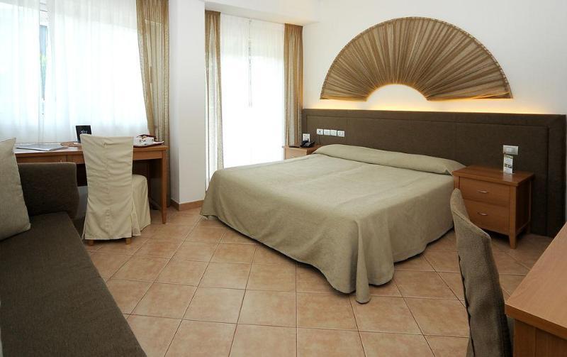 Hotel Rex لينانو سابيادورو المظهر الخارجي الصورة