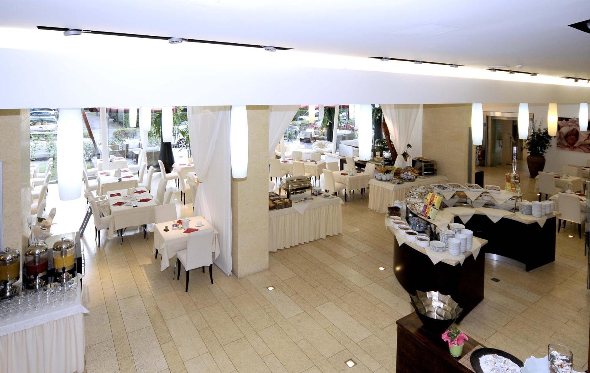 Hotel Rex لينانو سابيادورو المظهر الخارجي الصورة