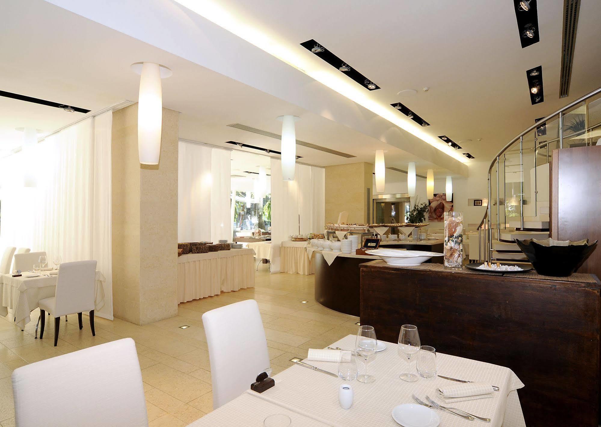 Hotel Rex لينانو سابيادورو المظهر الخارجي الصورة