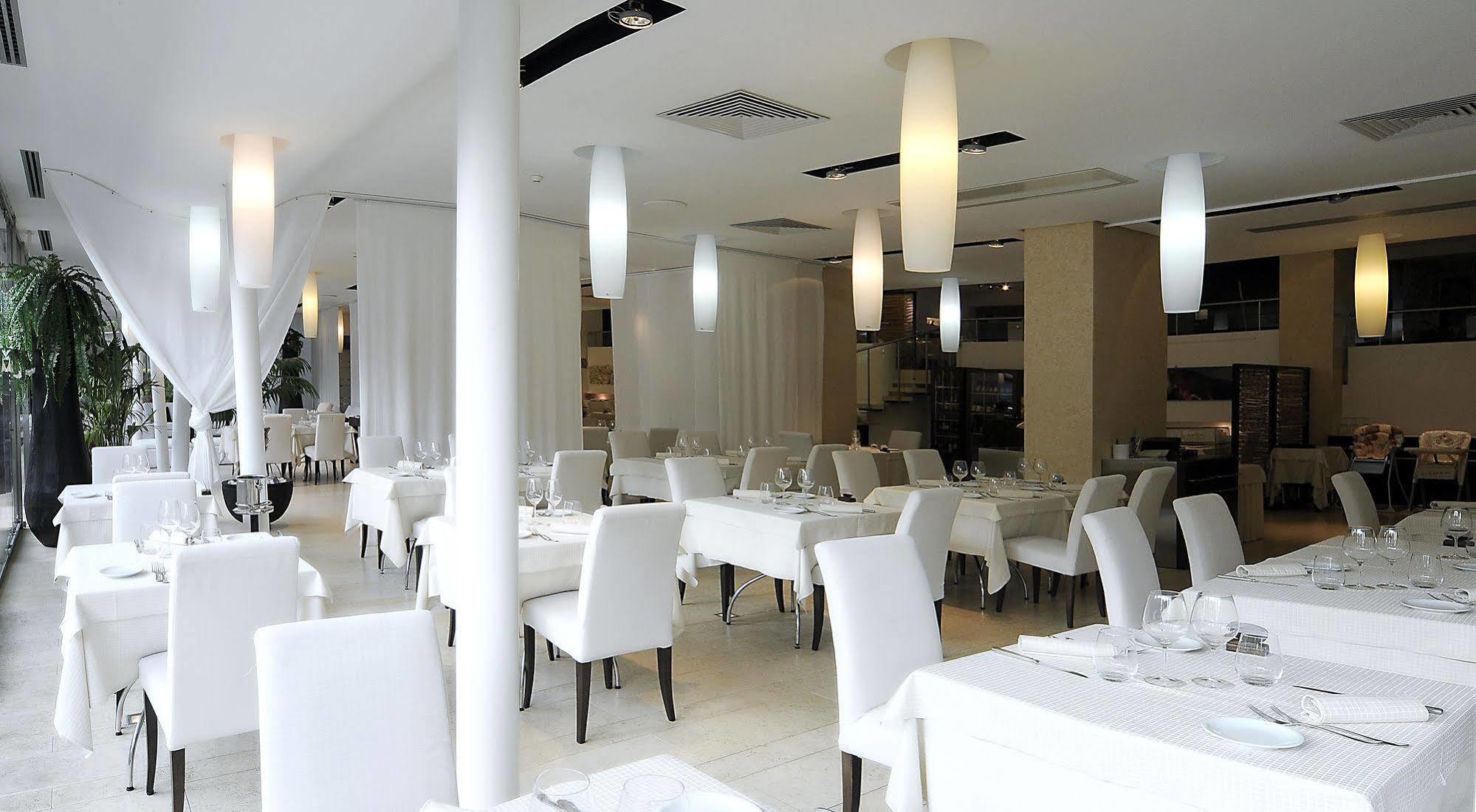 Hotel Rex لينانو سابيادورو المظهر الخارجي الصورة