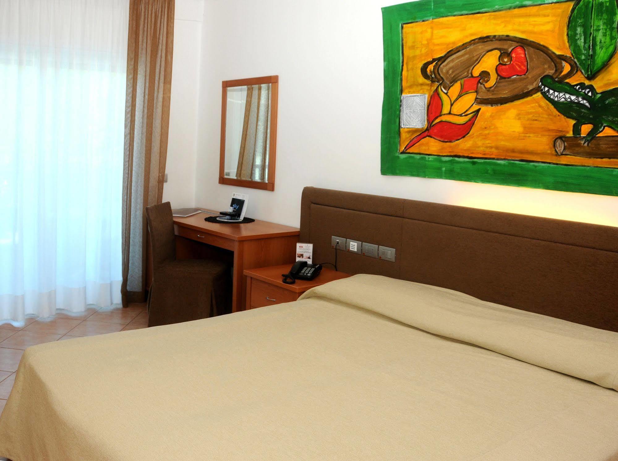 Hotel Rex لينانو سابيادورو المظهر الخارجي الصورة