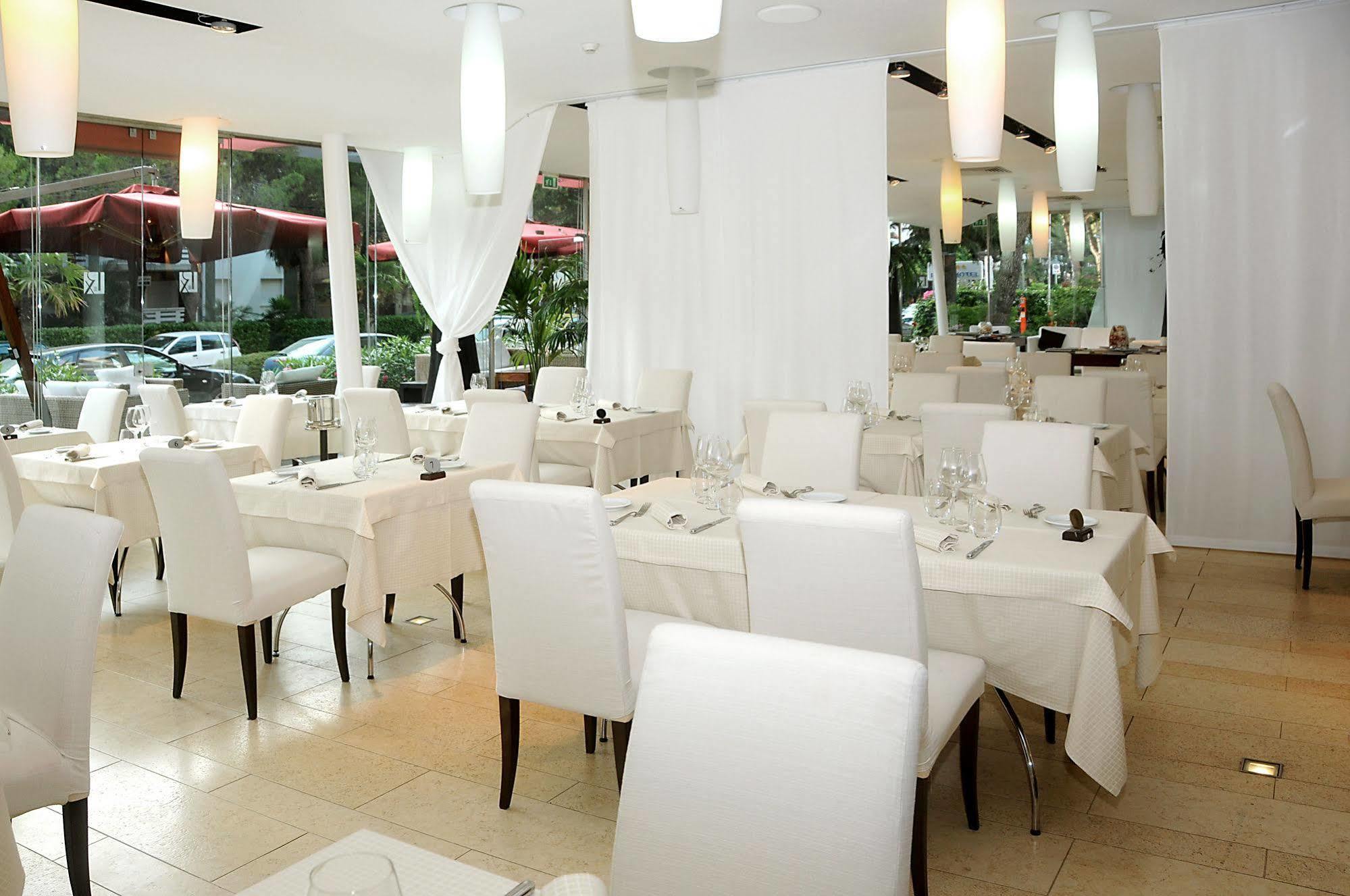 Hotel Rex لينانو سابيادورو المظهر الخارجي الصورة
